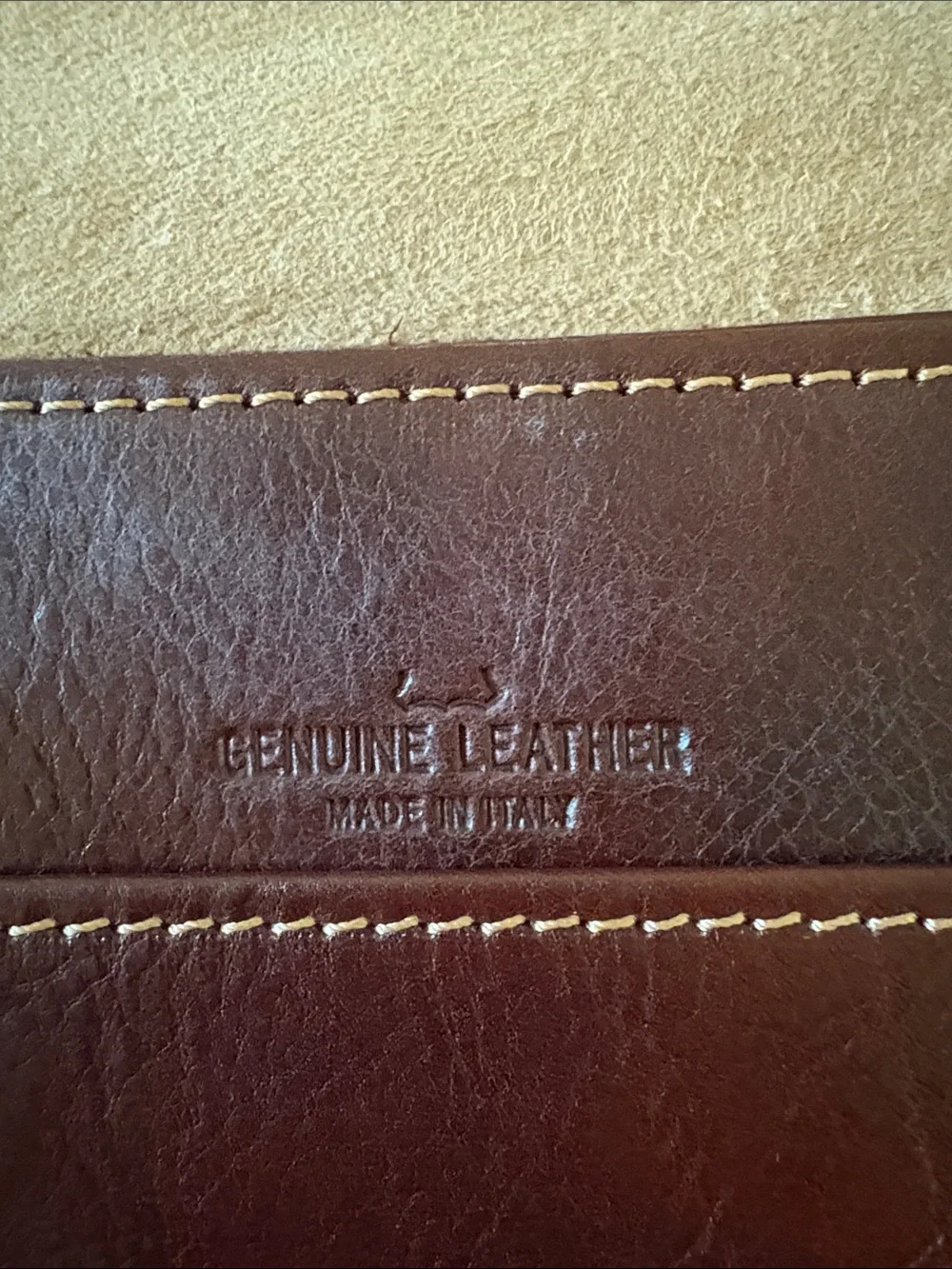 Classic Brown Leather Messenger Bag with Adjustable Strap - Picture 3 of 10